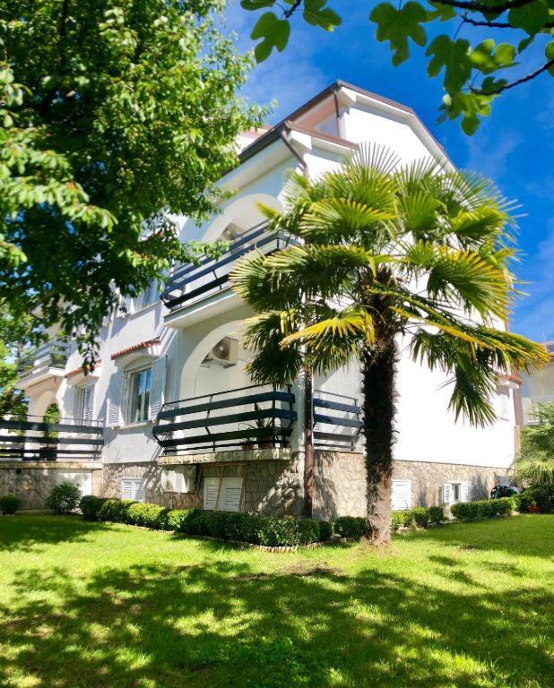 Bella 2 Apartment Malinska