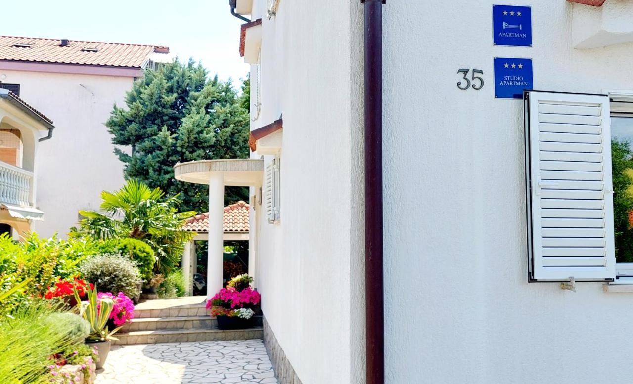 Bella 2 Apartment Malinska