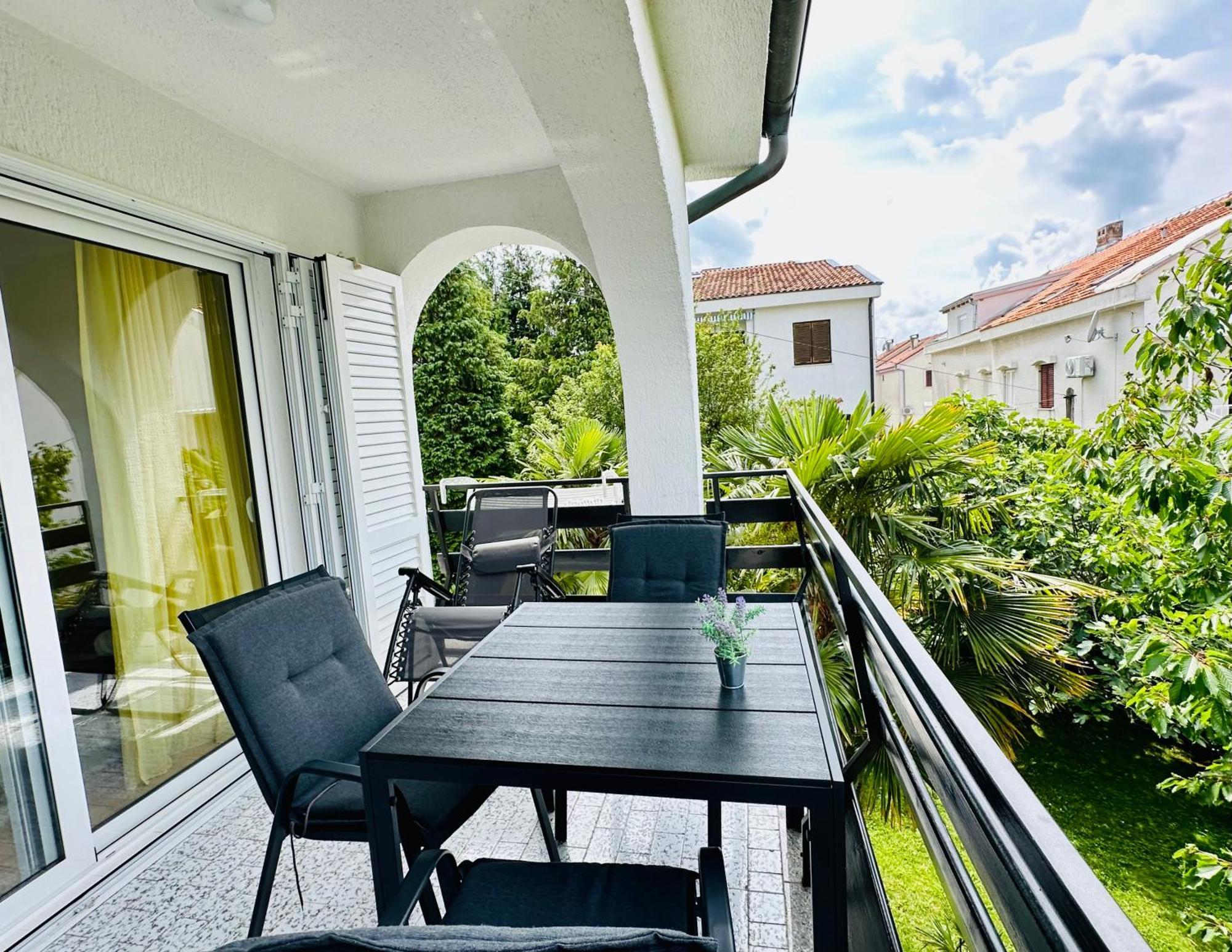 Apartment Bella 2 *